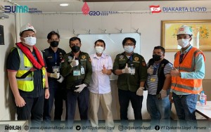 KEGANENAN PT DJAKARTA LLOYD (PERSERO) -PLYWOOD CARGO EXPORT DARI SIBOLGA KE TILBURY, UK